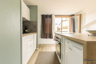 Cuisine équipée avec ilot centrale