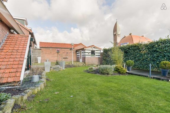 Spacious Family Home Halfweg