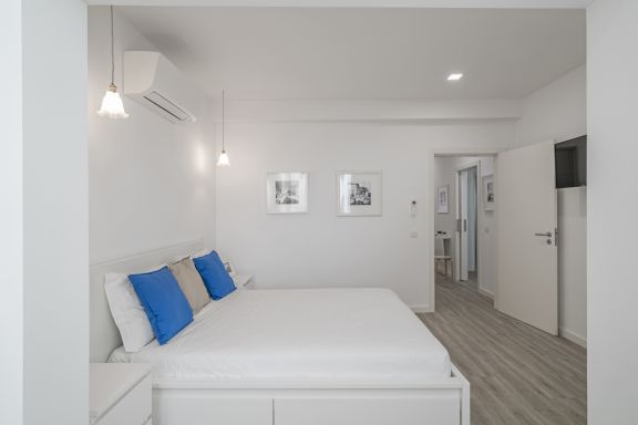 Drapes, Design Apartments 1B