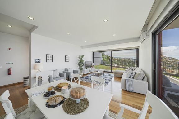 Vila Papagaio Verde, villa avec vue sur la mer.