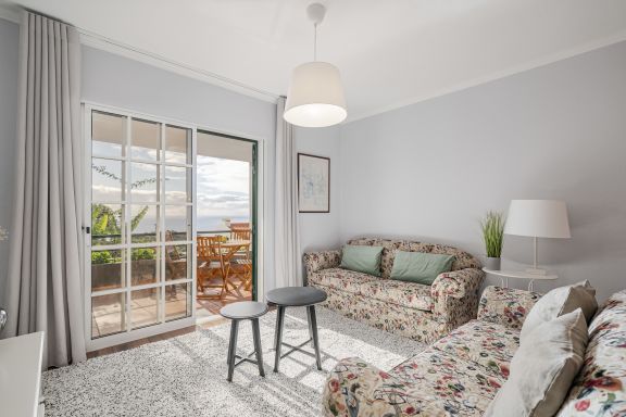 Garajau I, appartement calme avec jardin