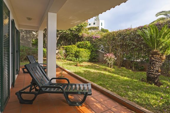 Garajau I, appartement calme avec jardin