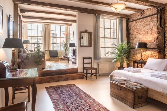 Classy Room 17th Century Canal House