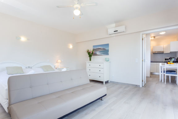 Mariners (5) - Bright and stylish apartment - 2-minute walk to the beach