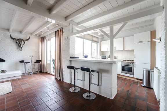 Zandvoort North Spacious 2 bedroom apartment with private, free parking