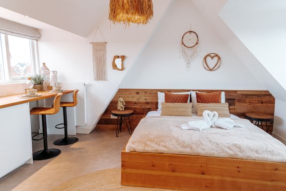 Bamboa Studio steps away from the beach