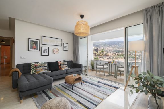 Jasmineiro I, sea and mountain views