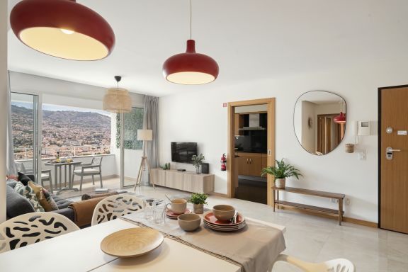 Jasmineiro I, sea and mountain views