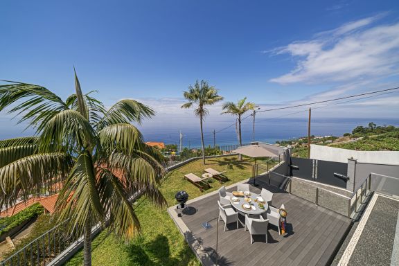Vila Papagaio Verde, villa avec vue sur la mer.