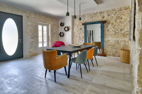 Superbe Maison rénovée en plein centre de Maussane