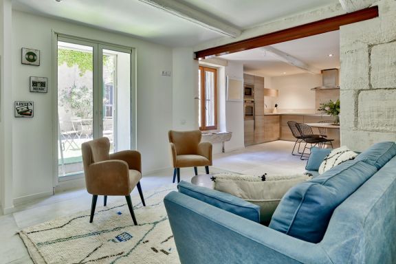 Superbe Maison rénovée en plein centre de Maussane