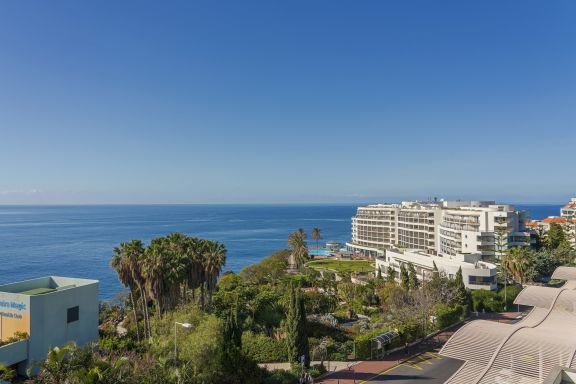Apartamento junto à praia e vista mar - Rodamar II