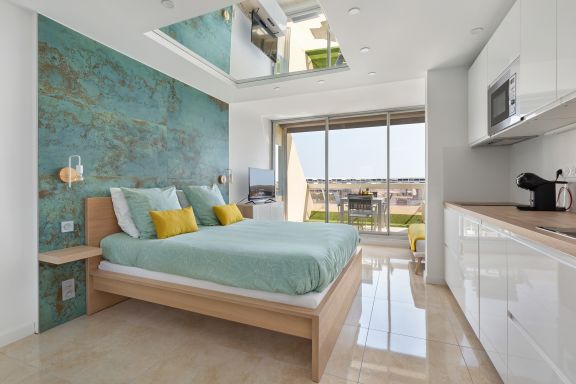 Azur Heliopolis