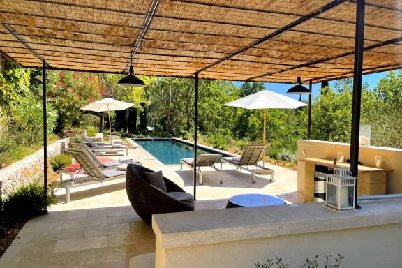 Superbe villa avec vue, entre Aix en Provence et Luberon