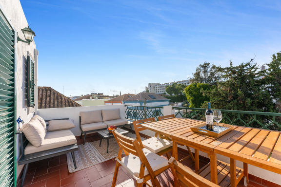 Casa Verde - Traditional Townhouse
