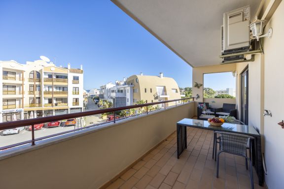 Casa Flamingo Lagos close to Dona Ana beach