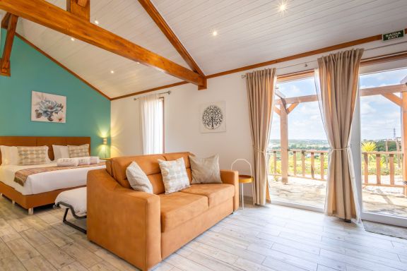 The Olive Hill Bungalow Menta