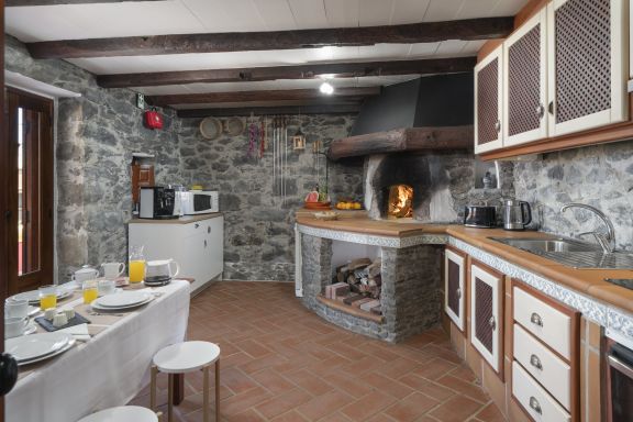 With pool and barbecue - Villa Roque