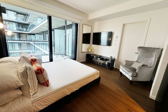 Modern Fully Furnished Studio in Griffintown with Premium amenities