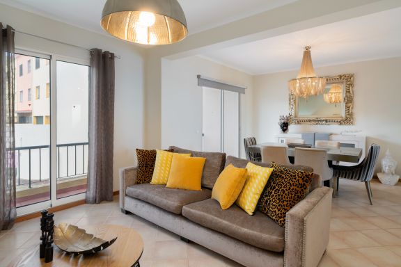 With sea view - Strategic Sunset House