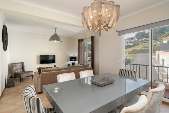 With sea view - Strategic Sunset House