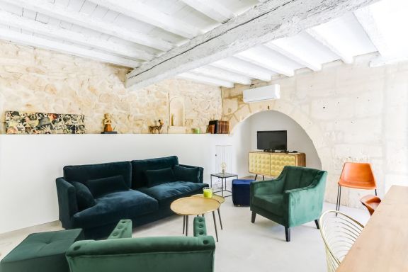 Mas Adrien,  Jolie maison avec piscine, pour 8 personnes