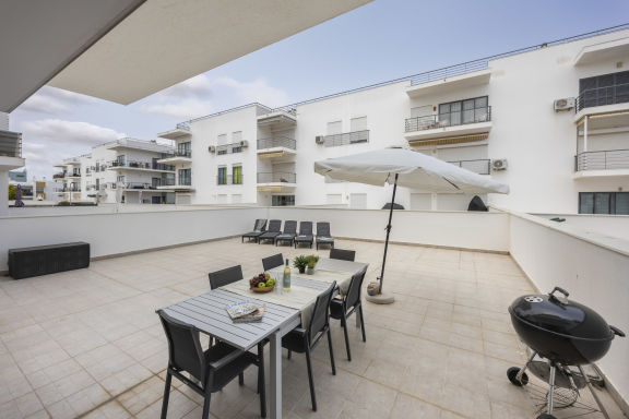 Art-inspired modern apartment near Lagos marina and beaches