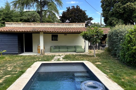 Countryside villa with swimming pool