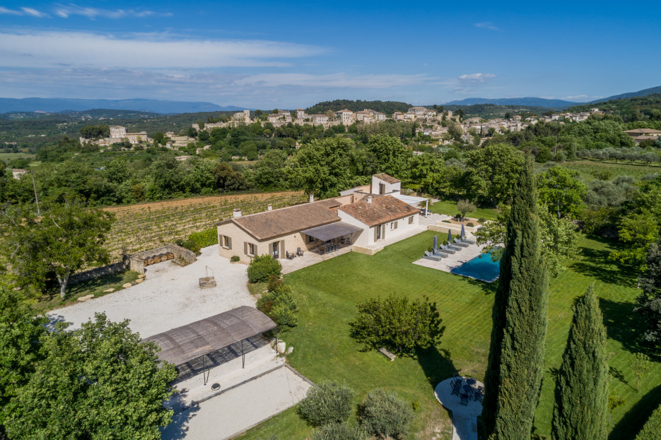 Rental with swimming pool in Ménerbes in Provence