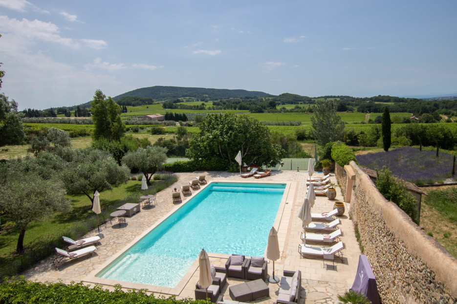 Propriété exceptionnelle a louer a Villedieu piscine et salle de fitness