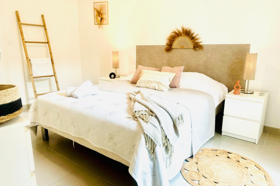 Chambre RDC patio jacuzzi attenant