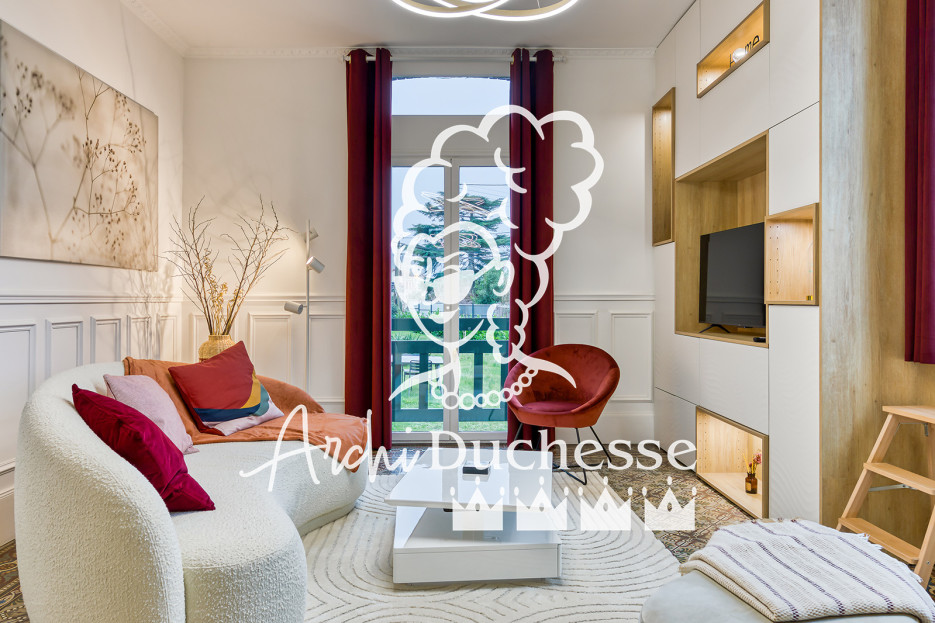Très bel appartement avec terrasse et place de parking privés