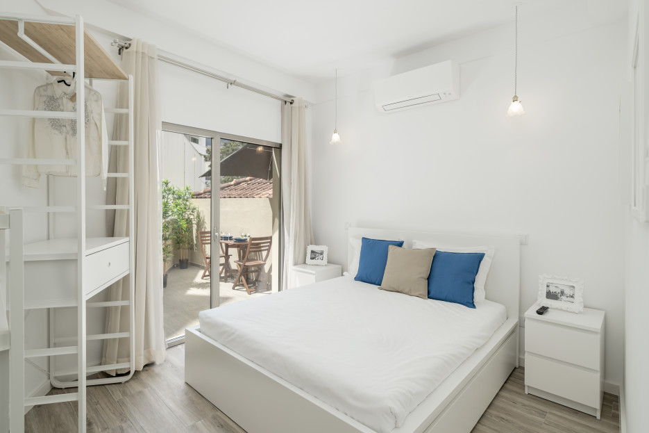 Chambre à coucher avec lit double