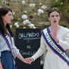 Rhiannon Sommers as Rosalind and Fiona Sheehan as Celia