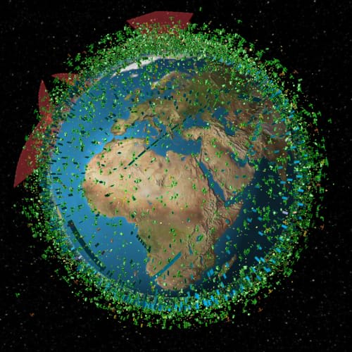 Visualisation en temps réel des satellites en orbite autour de la Terre.