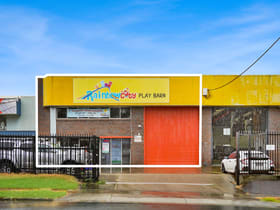 Showrooms / Bulky Goods commercial property for lease at Unit 1/7-11 Central Court Hillcrest QLD 4118