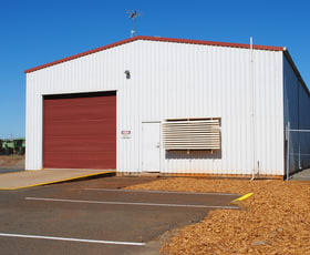 Showrooms / Bulky Goods commercial property leased at Shed 5, 388 Taylor Street Wilsonton QLD 4350