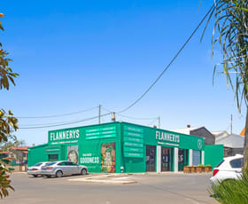 Showrooms / Bulky Goods commercial property leased at 98 Russell Street Toowoomba City QLD 4350