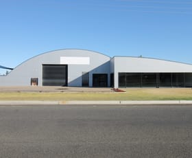 Showrooms / Bulky Goods commercial property leased at 4 Campbellford Drive Emerald QLD 4720