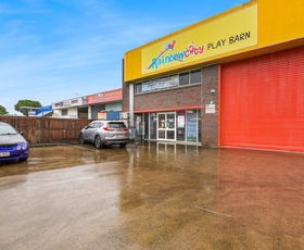 Showrooms / Bulky Goods commercial property leased at Unit 1/7-11 Central Court Hillcrest QLD 4118
