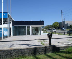 Showrooms / Bulky Goods commercial property leased at 17 Ferry Road Southport QLD 4215
