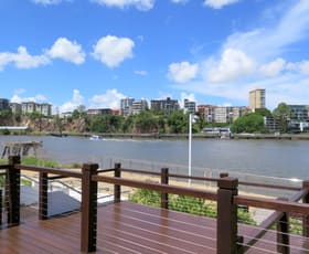 Shop & Retail commercial property leased at Kangaroo Point QLD 4169