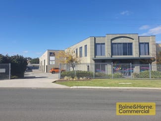 Factory, Warehouse & Industrial commercial property leased at 2 / 8 Calabrese Avenue Wanneroo WA 6065
