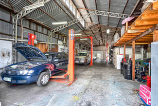 Showrooms / Bulky Goods commercial property leased at 23 Hampton Street East Brisbane QLD 4169