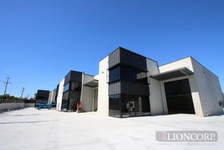 Showrooms / Bulky Goods commercial property leased at Kingston QLD 4114