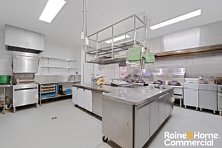 Shop & Retail commercial property leased at 13/14-18 Discovery Drive North Lakes QLD 4509
