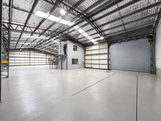 Shop & Retail commercial property for lease at 2/11 Moss Street Slacks Creek QLD 4127 Shop & Retail commercial property for lease at 2/11 Moss Street Slacks Creek QLD 4127