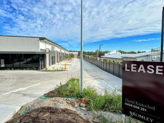 Shop & Retail commercial property for lease at 17 Middle Road Hillcrest QLD 4118