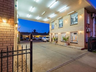 Hotel, Motel, Pub & Leisure commercial property sold at Wellington NSW 2820