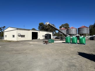 Showrooms / Bulky Goods commercial property sold at 6-8 Gayle Street Oakey QLD 4401
